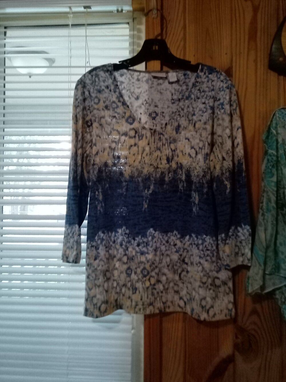 Chico’s V-Neck 3/4 Sleeve Pretty Blue Beige Floral Women’s Top Sz 2